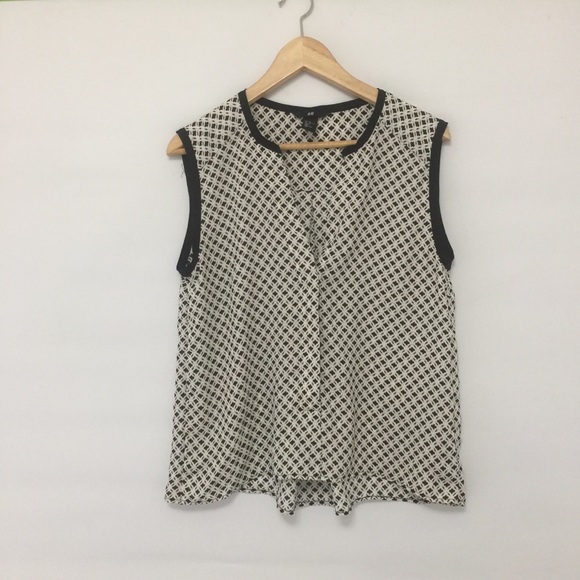 H&M Tops - H&M sleeveless top